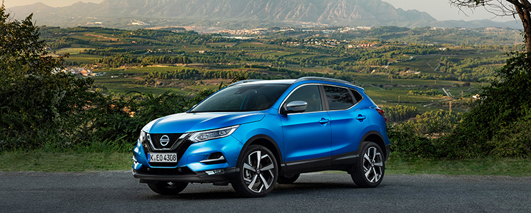 Nissan автомобиль