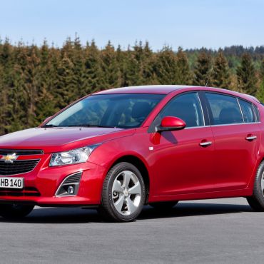 cruze-hatchback %2