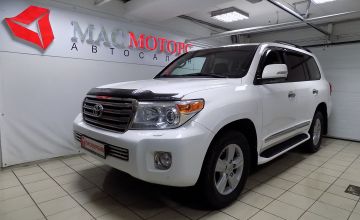 Toyota Land Cruiser 200