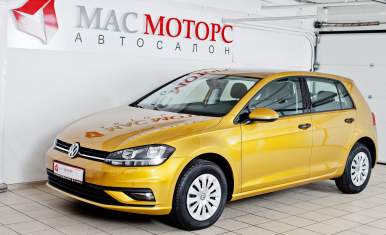 Volkswagen Golf (2020) Золотой металлик