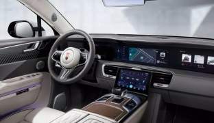 Hongqi E-HS9