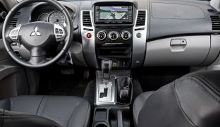 Mitsubishi Pajero Sport 2020