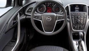 Opel Astra: седан