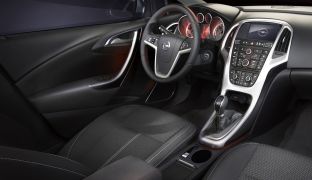 Opel Astra: седан