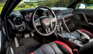Nissan GT-R