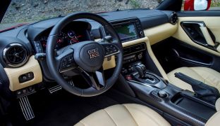 Nissan GT-R