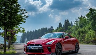Nissan GT-R