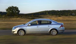 Opel Astra Family: седан