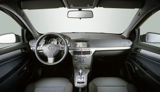 Opel Astra Family: седан