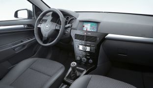 Opel Astra Family: седан
