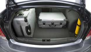 Opel Astra Family: седан