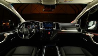 Toyota Hiace VIP